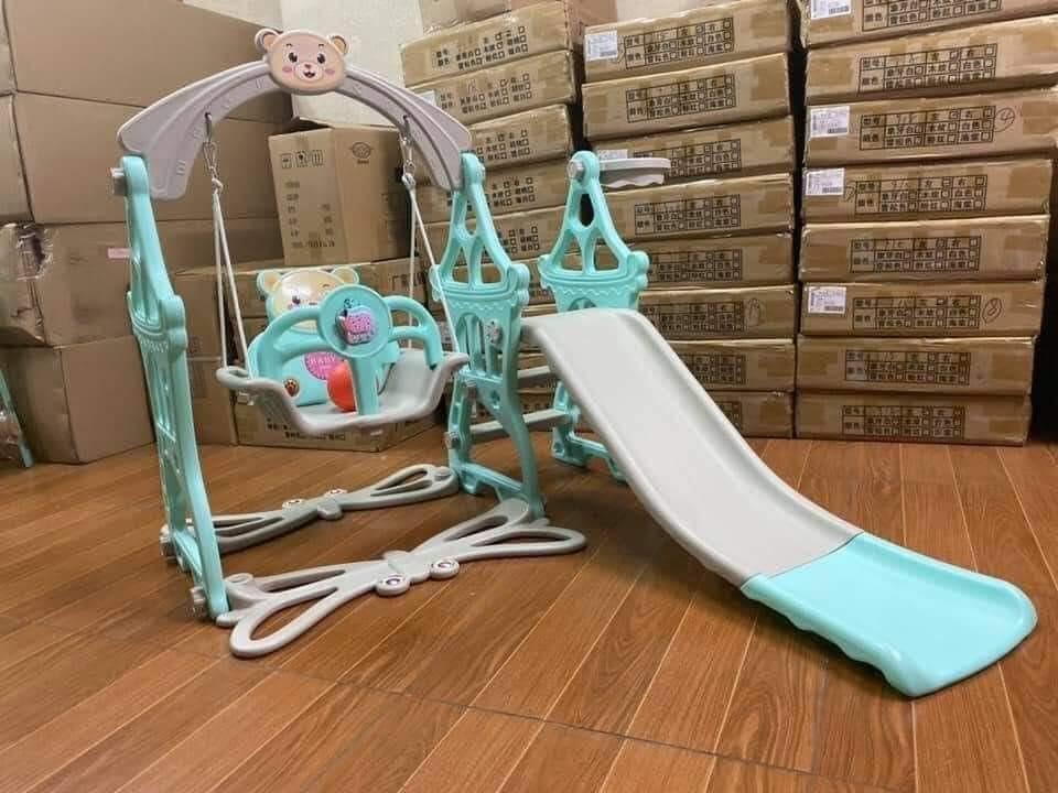 New 4in1 bear slide (Category: Infant Playtime) located in Mandaluyong City. Submitted by shopmla (Listing ID 1033624850, Image 1). Description: New 4in1 bear slide Slide / swing / basket / music toys / 1-5 years old kaya 2color pink blue P4,500. Free Delivery MM area Bdo Bpi family Gcash.