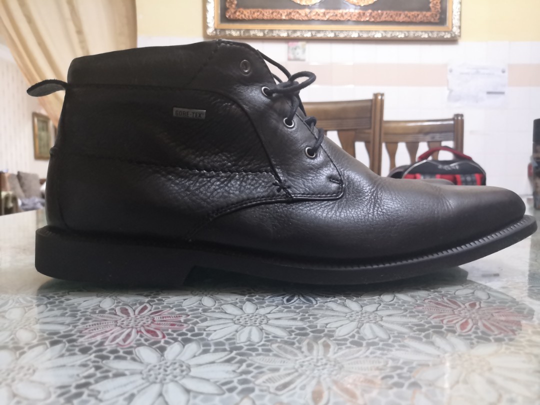 Clark goretex top