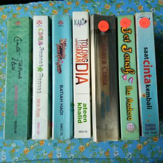 3 Campur 1 Satu Novel Melayu Malay Novel Jsnovel Jemariseni Anafarhana Aaa Preloved Books Stationery Books On Carousell