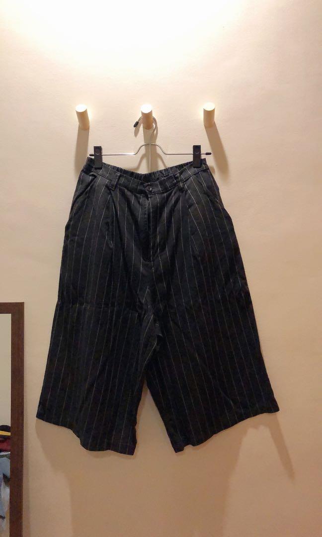 Striped Culottes (Category: Other Bottoms) located in Quezon City. Submitted by projectdeclutter_mnl (Listing ID 1033696626, Image 1). Description: Garterized Best fits 29+ inches (waist) With pockets No flaws ✨ In very good condition **SF not yet included Price is negotiable especially if you plan to buy more 😉 .