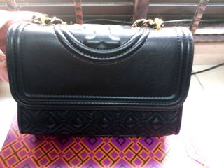 (Category: ) located in . Submitted by elle_bolsa (Listing ID 1033617622, Image 1). Description: .