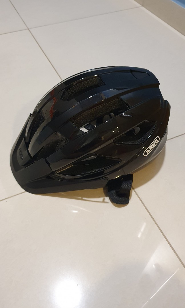 Abus helmet, Sports Equipment, Bicycles & Parts, Bicycles on Carousell