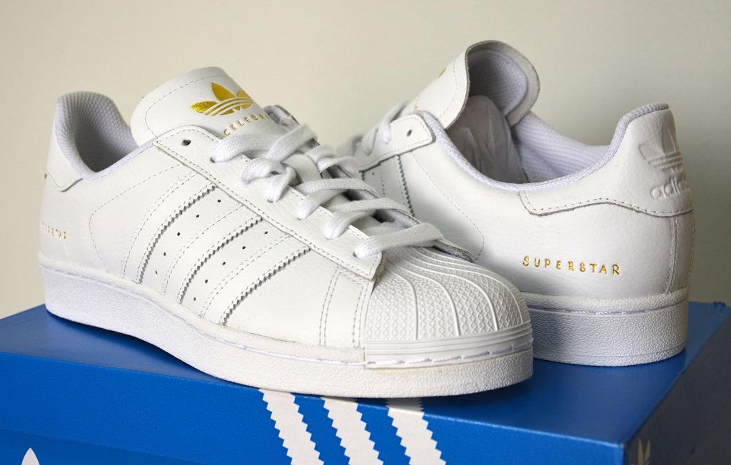 Adidas superstar word top