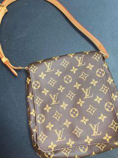 LV Trocadero 26cm, Luxury, Bags & Wallets on Carousell