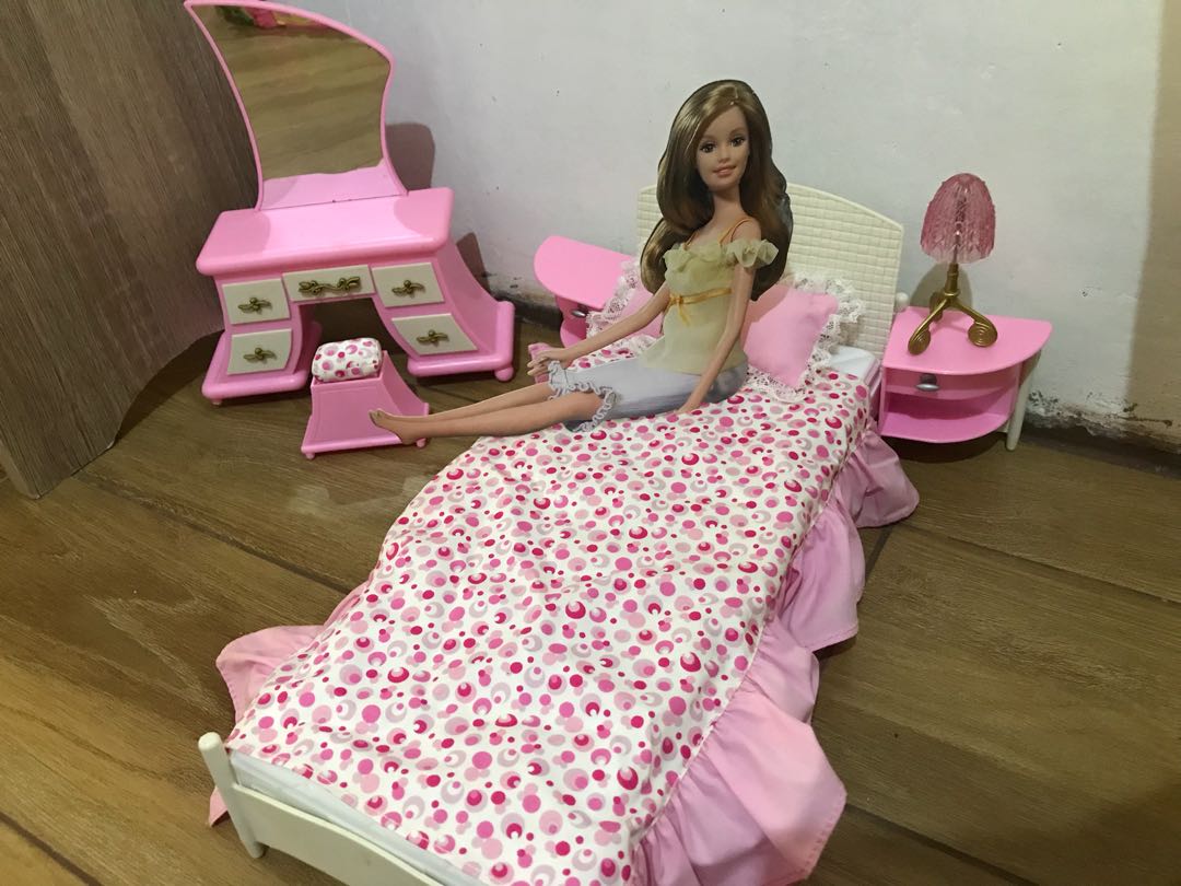 barbie in bed