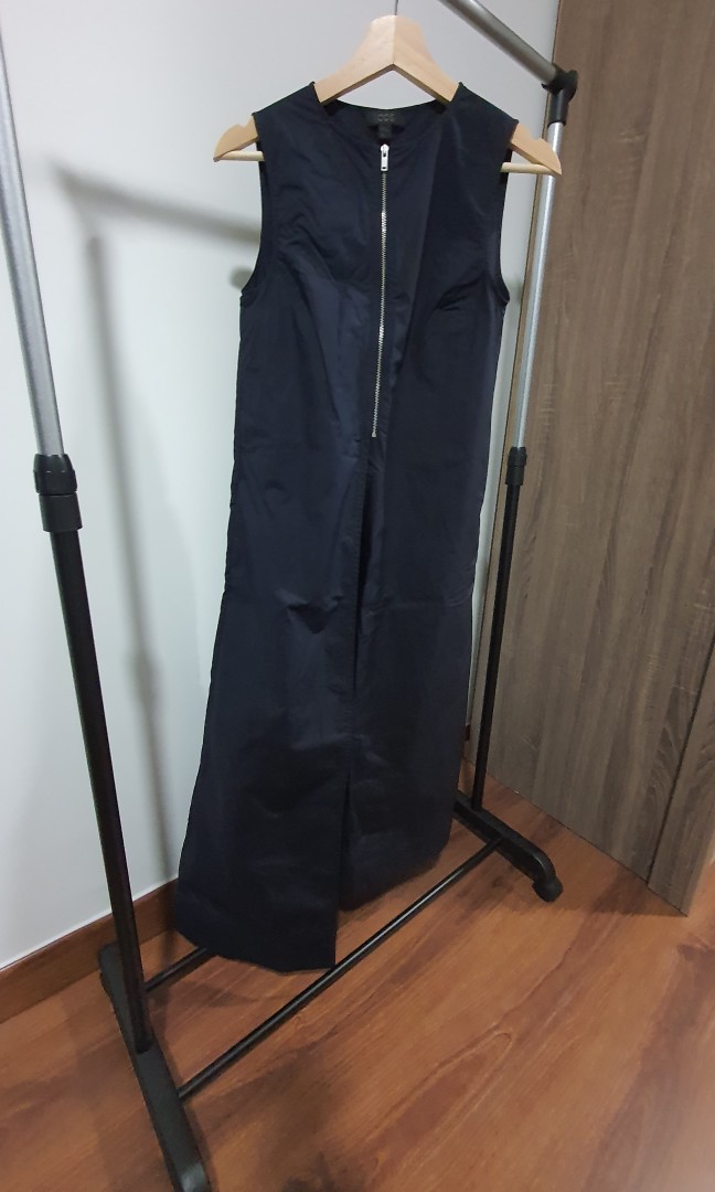navy color dress