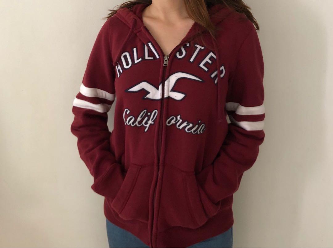 Hollister burgundy shop coat