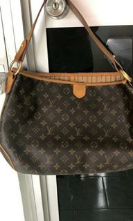 (Category: ) located in . Submitted by traderpreloved (Listing ID 1033953155, Image 1). Description: .