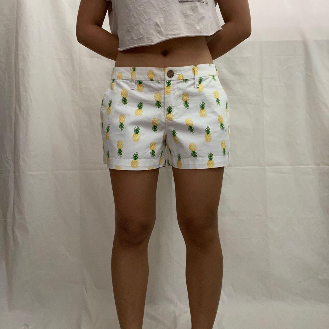 Old Navy Shorts Women S Fashion Clothes Pants Jeans Shorts On Carousell