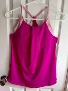 Old Navy active wear top size xs-$8