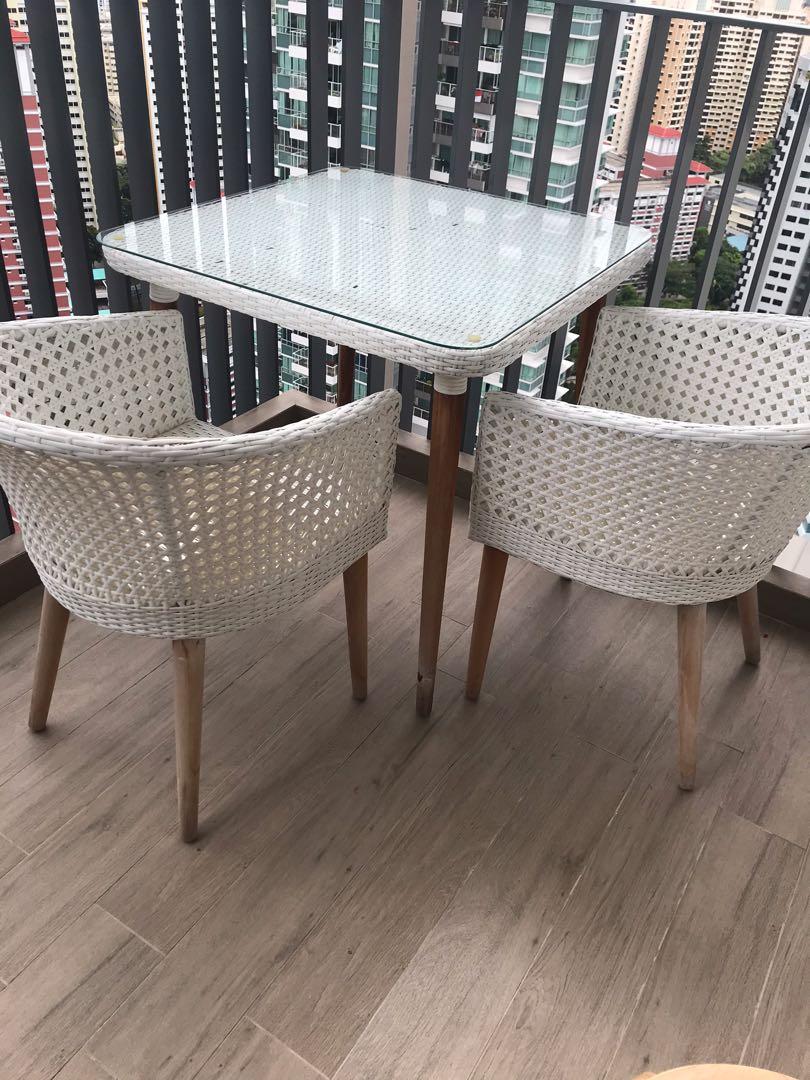 frostine table set