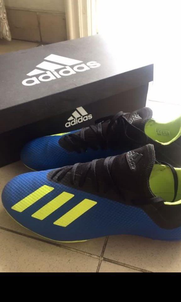 Sepatu bola adidas shop x18