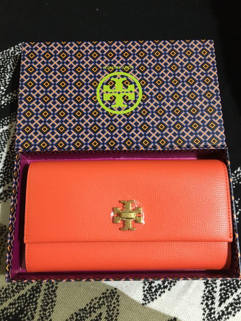 Tory Burch Kira Envelope Continental Wallet, Luxury, Bags & Wallets on  Carousell