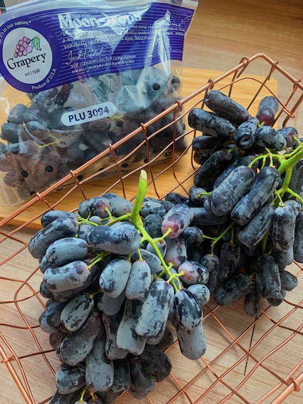 US Moondrop Black Seedless Grapes, Food & Drinks, Fresh Produce on