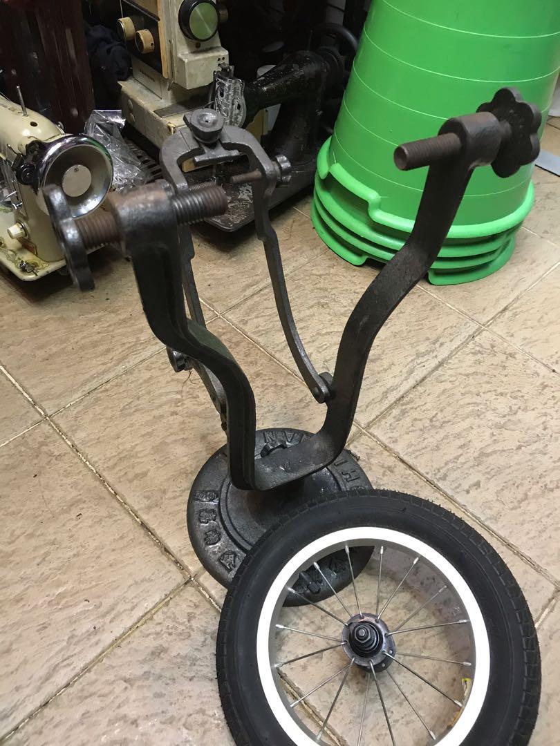 Vintage bicycle wheel balancing, Sports Equipment, Bicycles & Parts