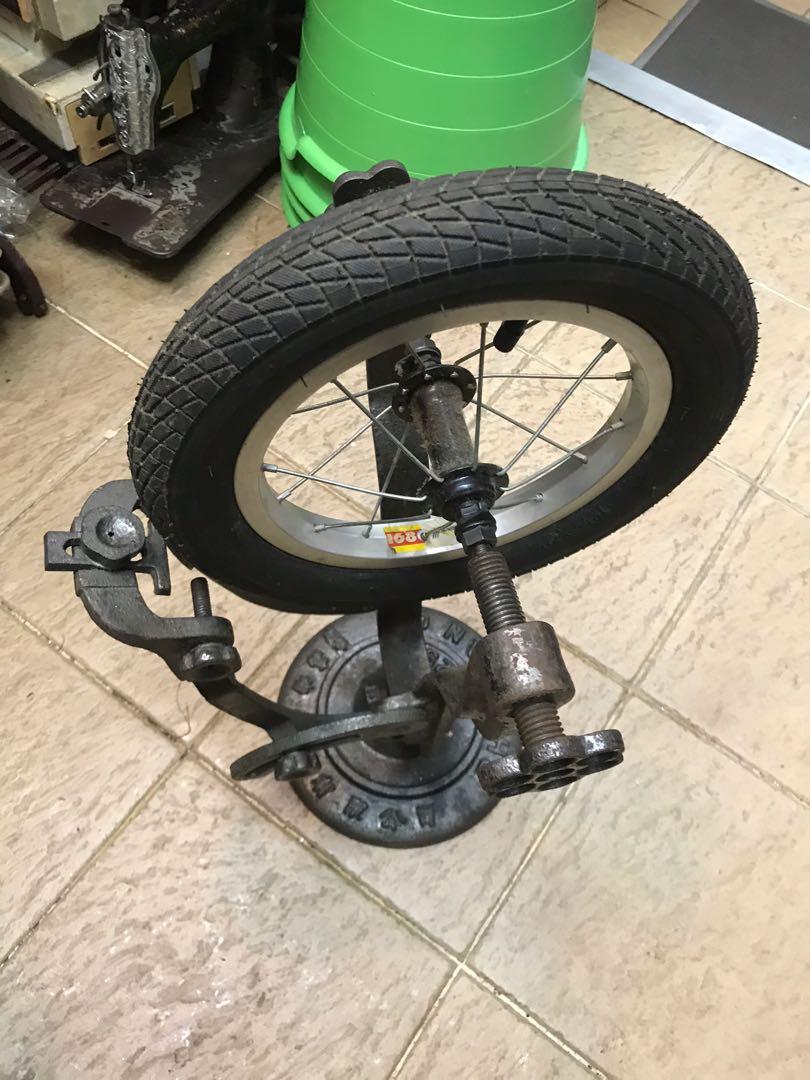 Vintage bicycle wheel balancing, Sports Equipment, Bicycles & Parts
