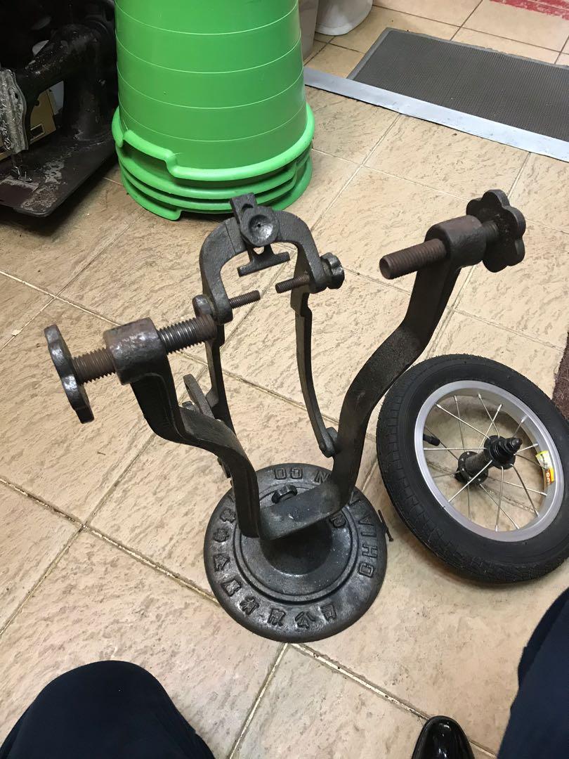 Vintage bicycle wheel balancing, Sports Equipment, Bicycles & Parts