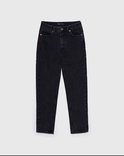 ZARA HIGH WAISTED MOM JEANS