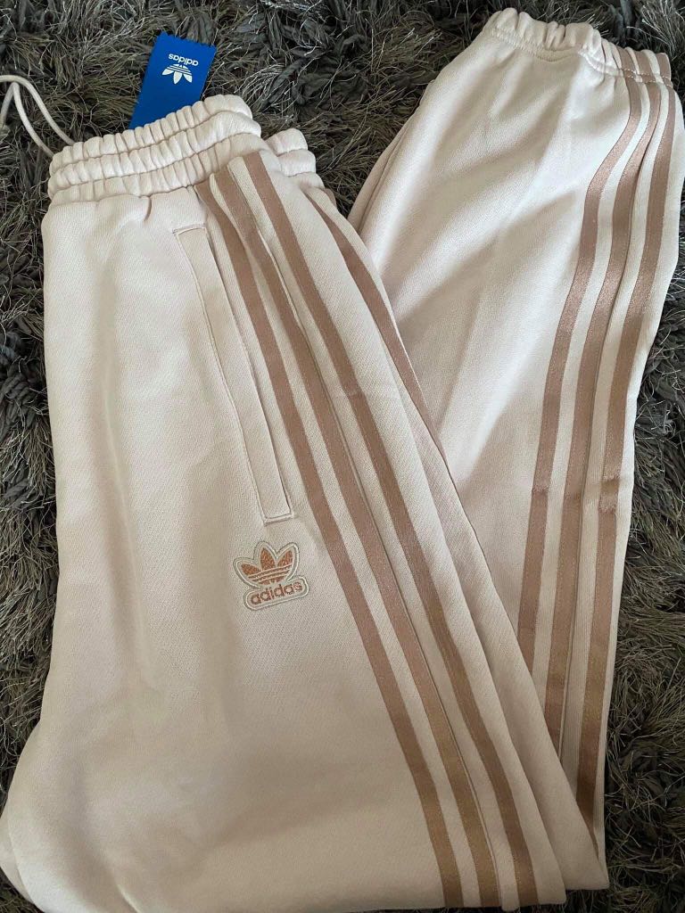 Adidas neutrals best sale joggers