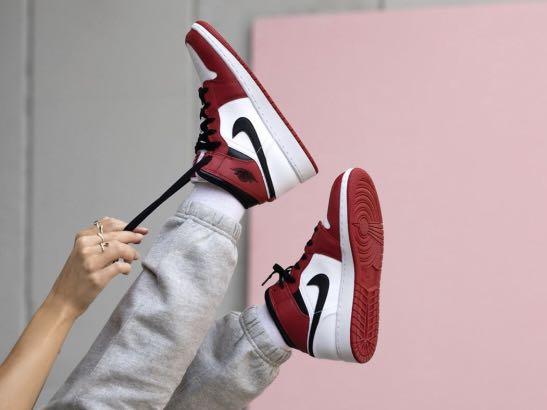 Aj1 mid sales chicago white
