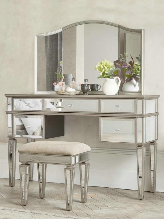 Lopez Iii Mirrored Luxury Vanity, Vanity With Bench And Mirror