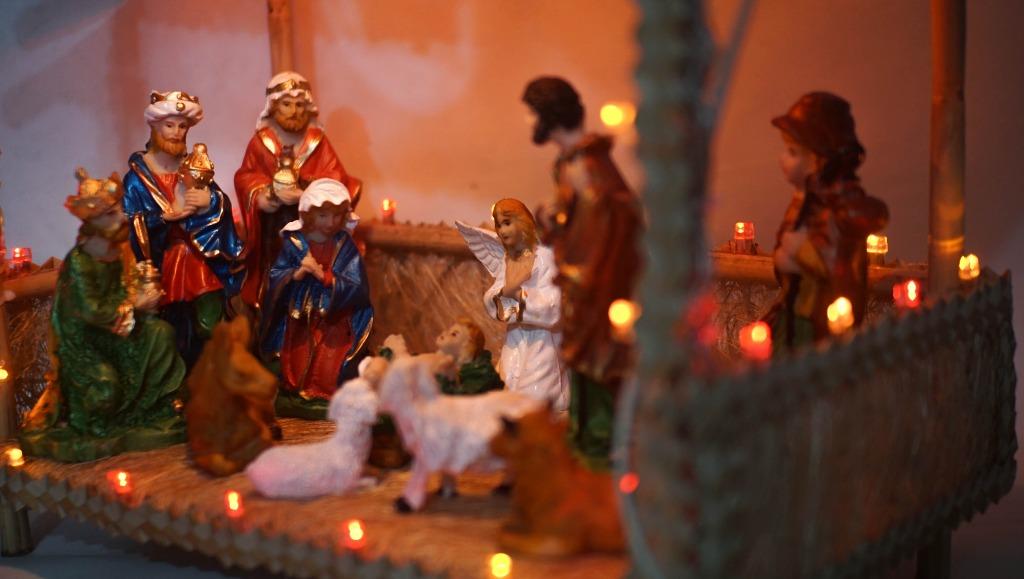 Christmas Belen with Lights (Large) (Category: Pest Control) located in Manila. Submitted by aaronmerchandise (Listing ID 1034119476, Image 3). Description: - Small Christmas Belen w/ Star w/ Lights - Multi Color blinking lights with controller - Table Top decoration Complete with the Holy Family, The Three Kings, angel and sheep - Crafted Nativity Set by our master craftsman with high detail and quality - Made of wood Color: White, Red Measureme
