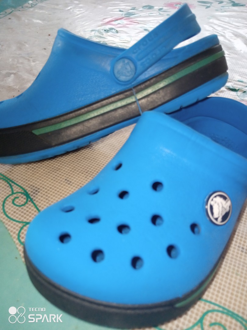 crocs shoes nearby