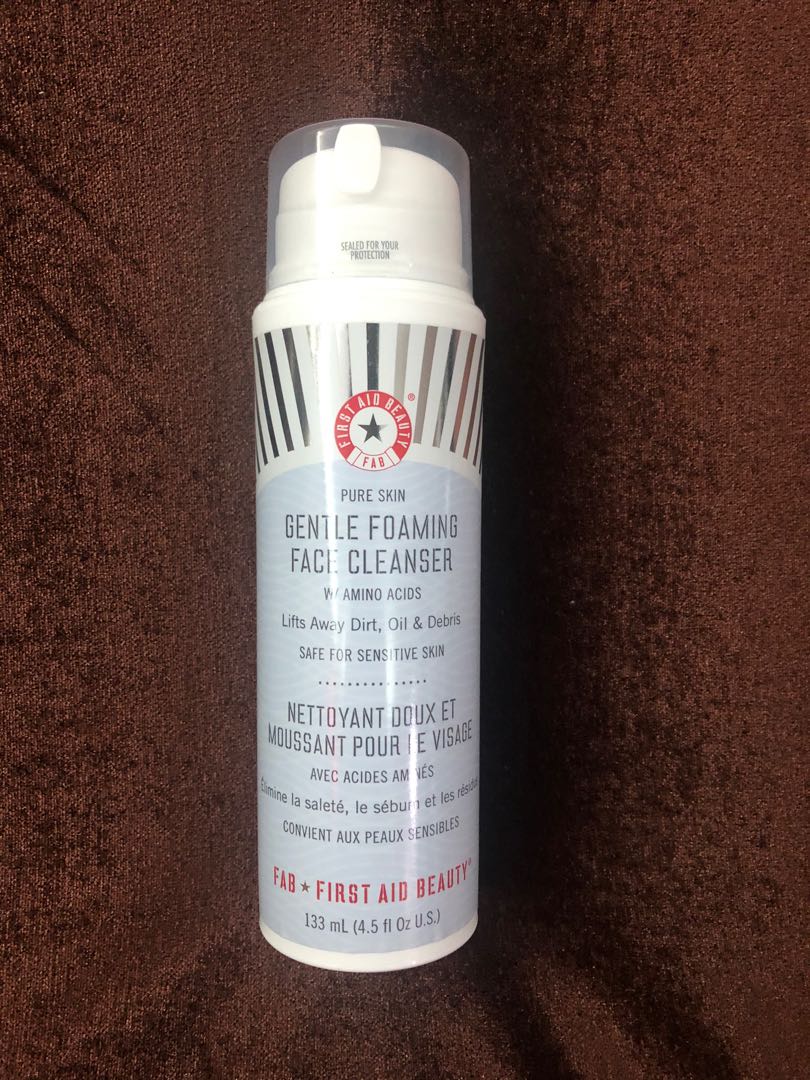 first aid beauty gentle cleanser