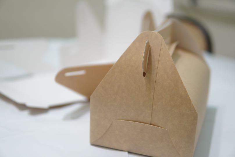 Gift Boxes (Category: Storage Boxes & Baskets) located in Singapore. Submitted by cloudgoods (Listing ID 1034061402, Image 3). Description: Colour : Kraft brown 1 box - $1 10 box - $6 W:14cm L:20cm H:7cm Height with handle : 16cm Instagram -kedaipackaging for more packaging item.