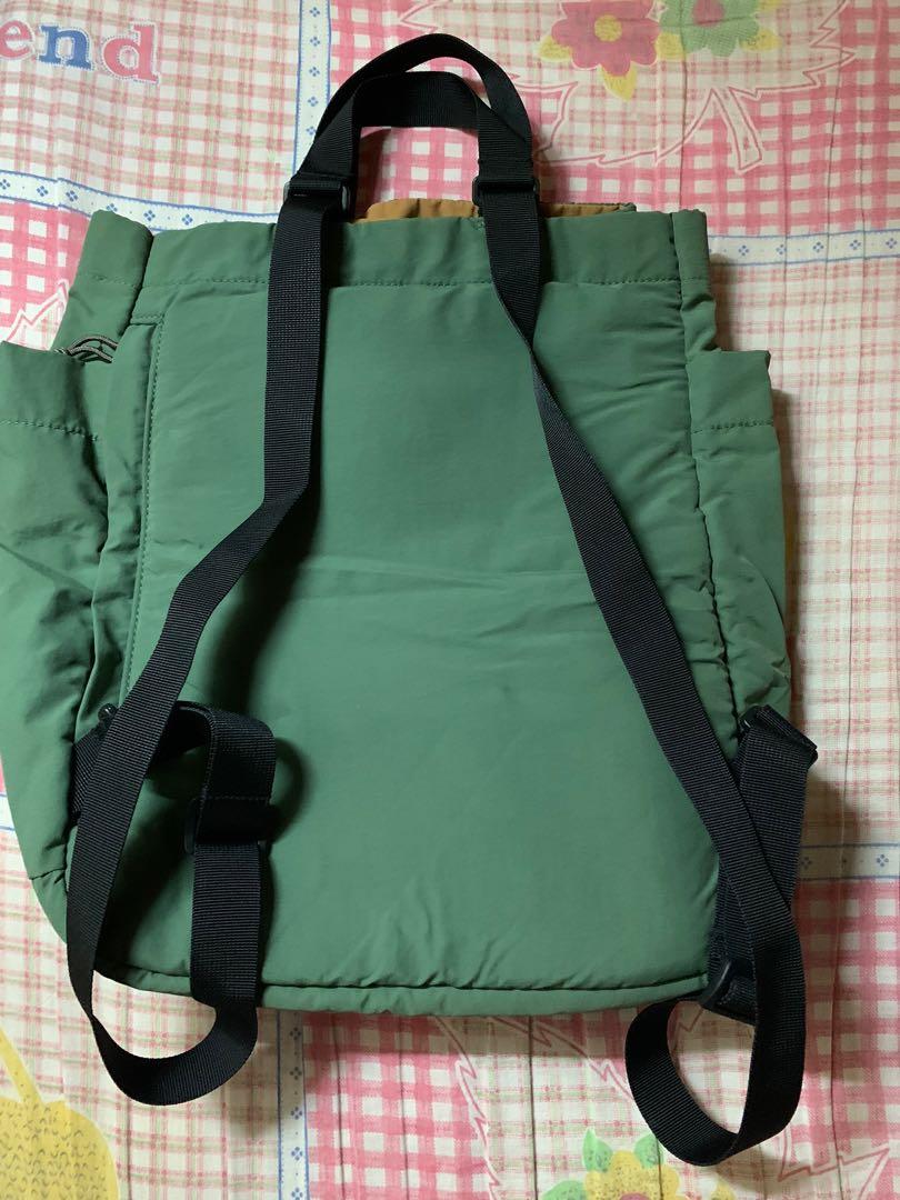 Hellolulu backpack （分類：手袋及銀包）位於 Hong Kong。 由 yanj_103 提交（商品編號 1034211748，圖片 2）。簡介： 100% real and 99% new Just use once green in color Bought from 誠品。