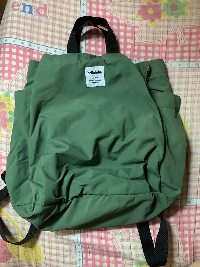 Hellolulu backpack （分類：手袋及銀包）位於 Hong Kong。 由 yanj_103 提交（商品編號 1034211748，圖片 1）。簡介： 100% real and 99% new Just use once green in color Bought from 誠品。