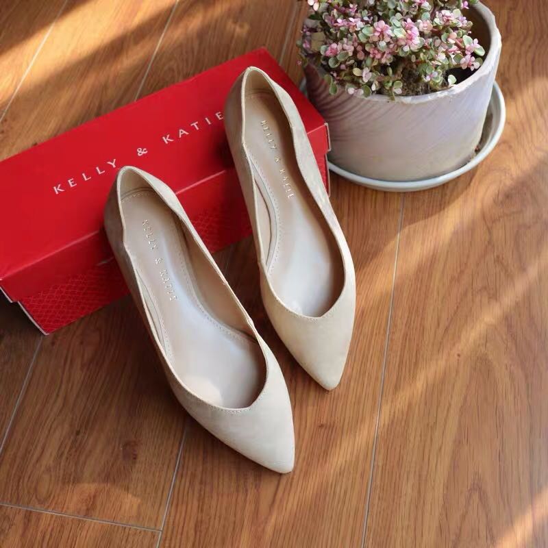 Kelly and katie discount flats