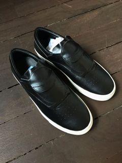 Lad Musician - Black Leather Slip-on Sneakers