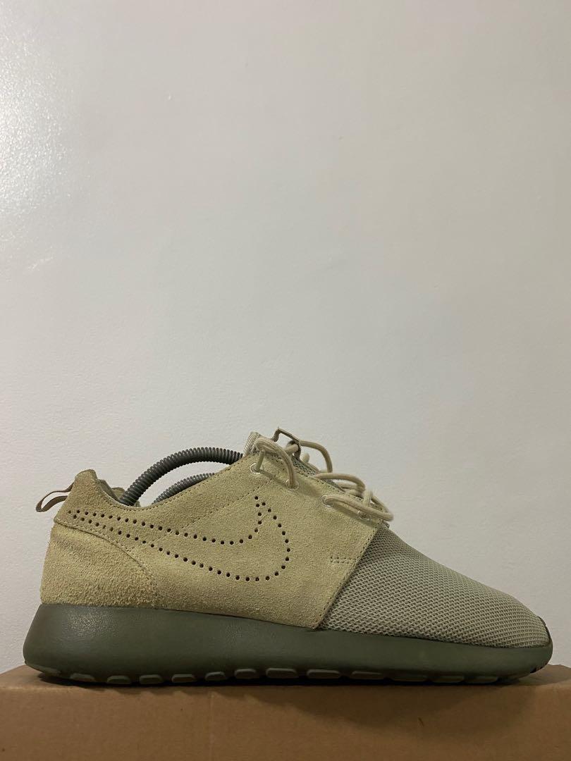 Nike roshe sand hot sale
