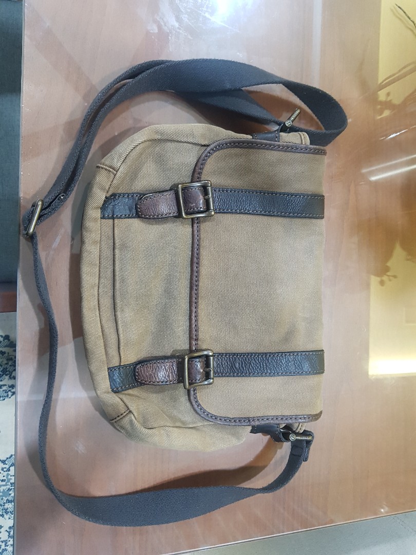 Fossil sling bag men 2025