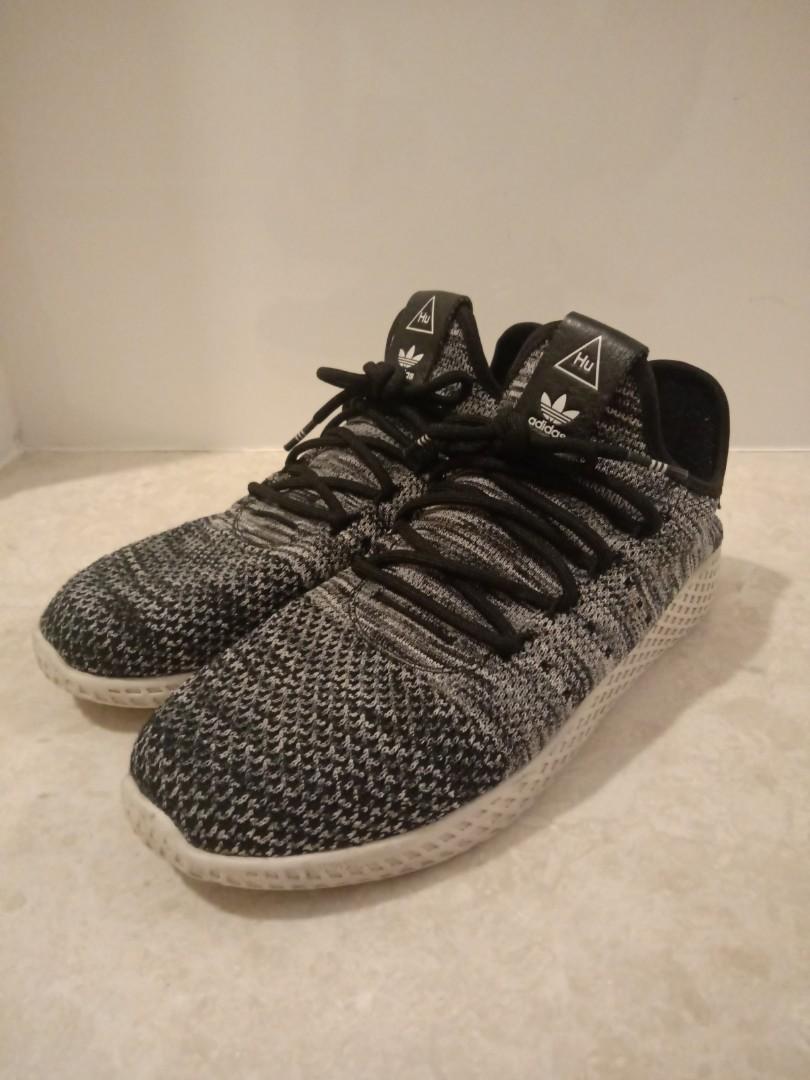 human race tennis black