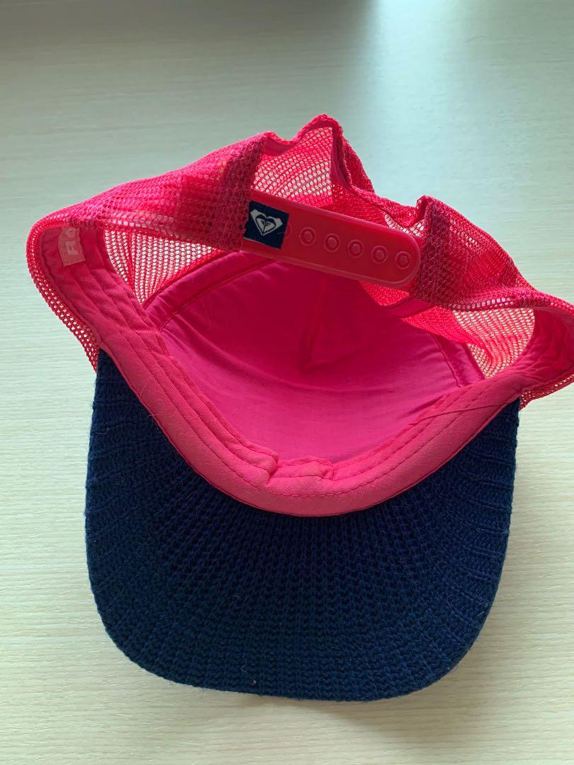 Roxy 帽 （分類：帽）位於 Hong Kong。 由 carcarhappy 提交（商品編號 1034136921，圖片 2）。簡介： Roxy 冬天cap 帽 90% 新 襯衣服一流 港鐵站沿線交收。