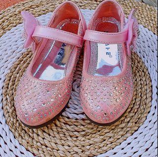 Sepatu princess pink