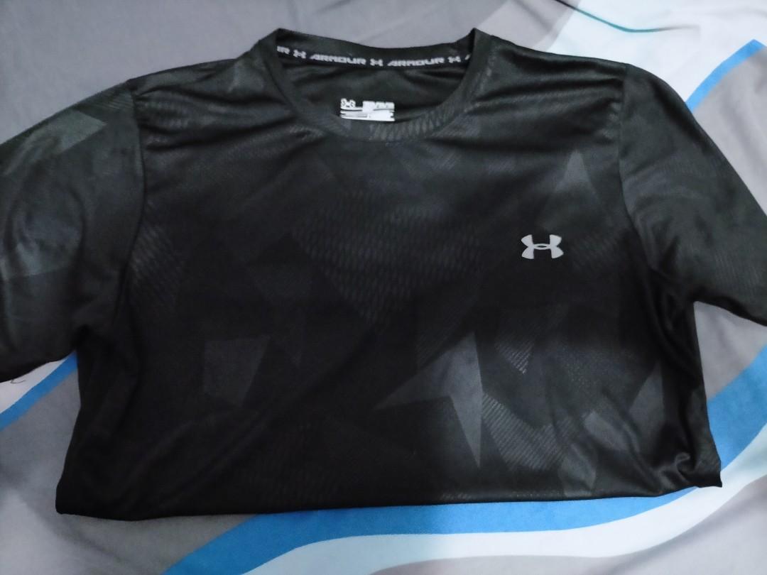 Under Armour Compression Shirt size XL (Category: Activewear) located in Quezon City. Submitted by jmp13 (Listing ID 1034240179, Image 2). Description: Under Armour Compression Shirt size xl 20.5 inches by 27 inches php330 slightly used but can pass as bnew for shipping only pay via bank or gcash or paymaya or cod lalamove pabili service.