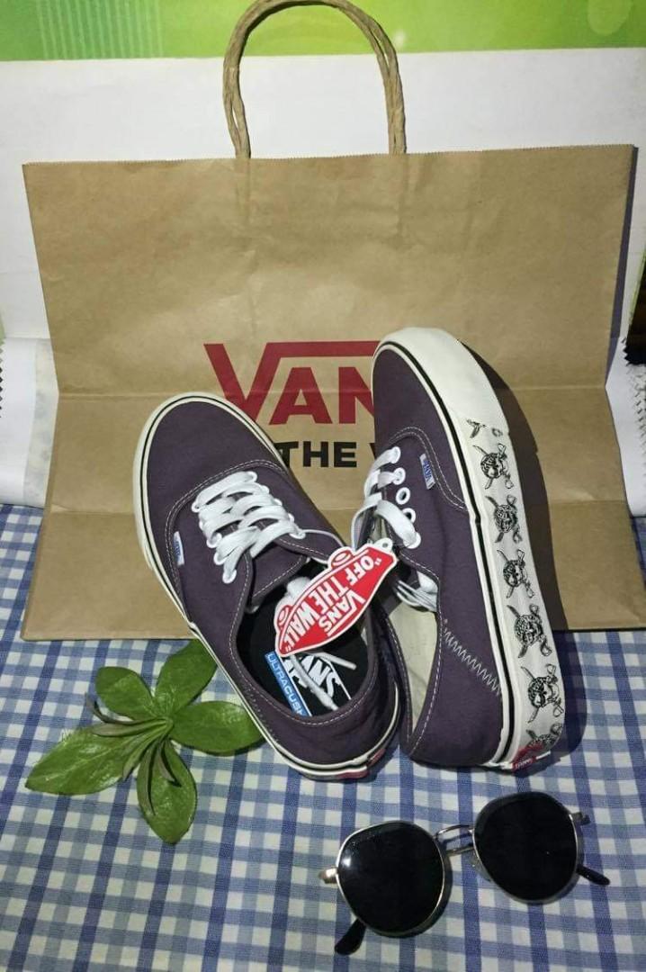 vans authentic skull