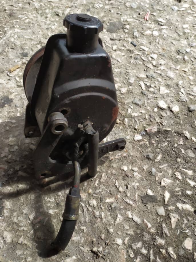 Volvo 240 Power Steering Pump Auto Accessories on Carousell