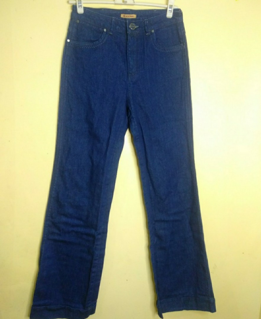 who sells wrangler jeans