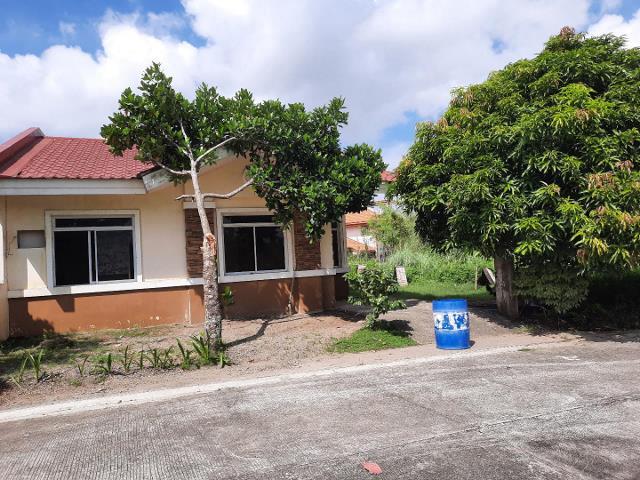 2 Bedroom Bungalow House 65 Sqm Floor And 120 Sqm Lot At Barangay Ma Property For Sale House Lot On Carousell