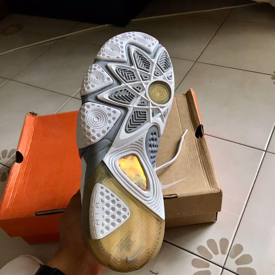 nike holistic uptempo