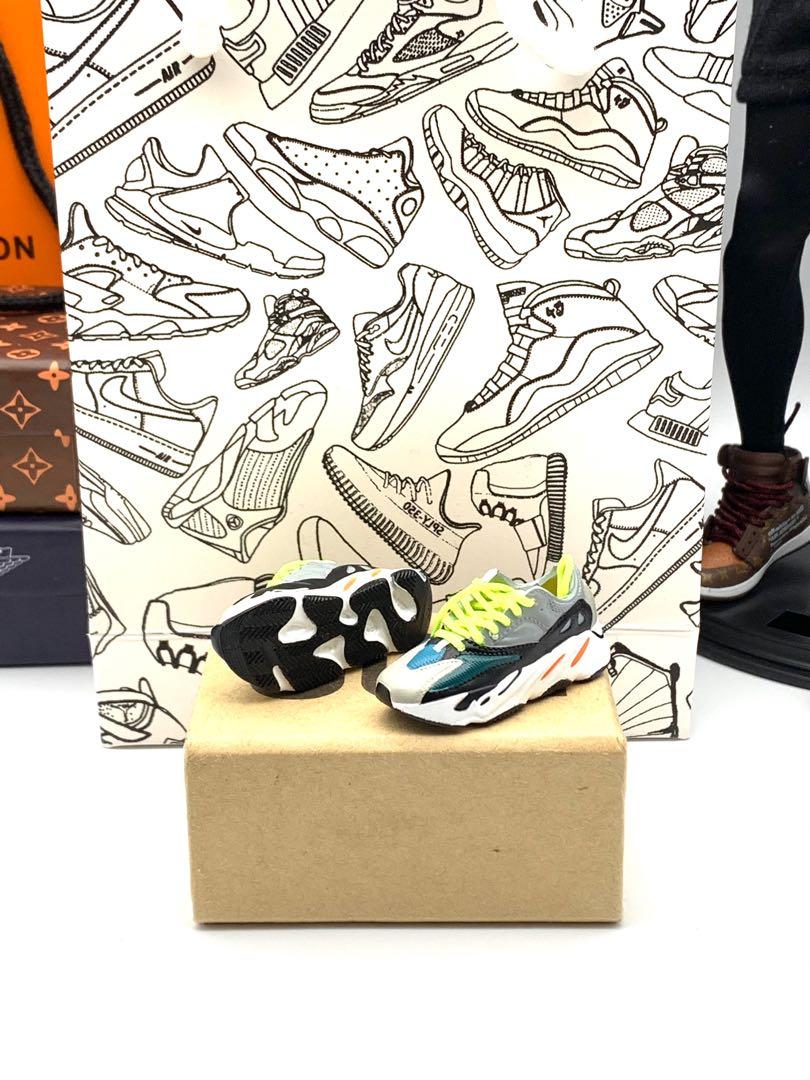 Yeezy 700 keychain hot sale