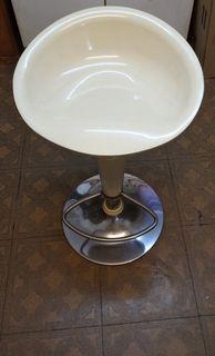 Adjustable bar stools