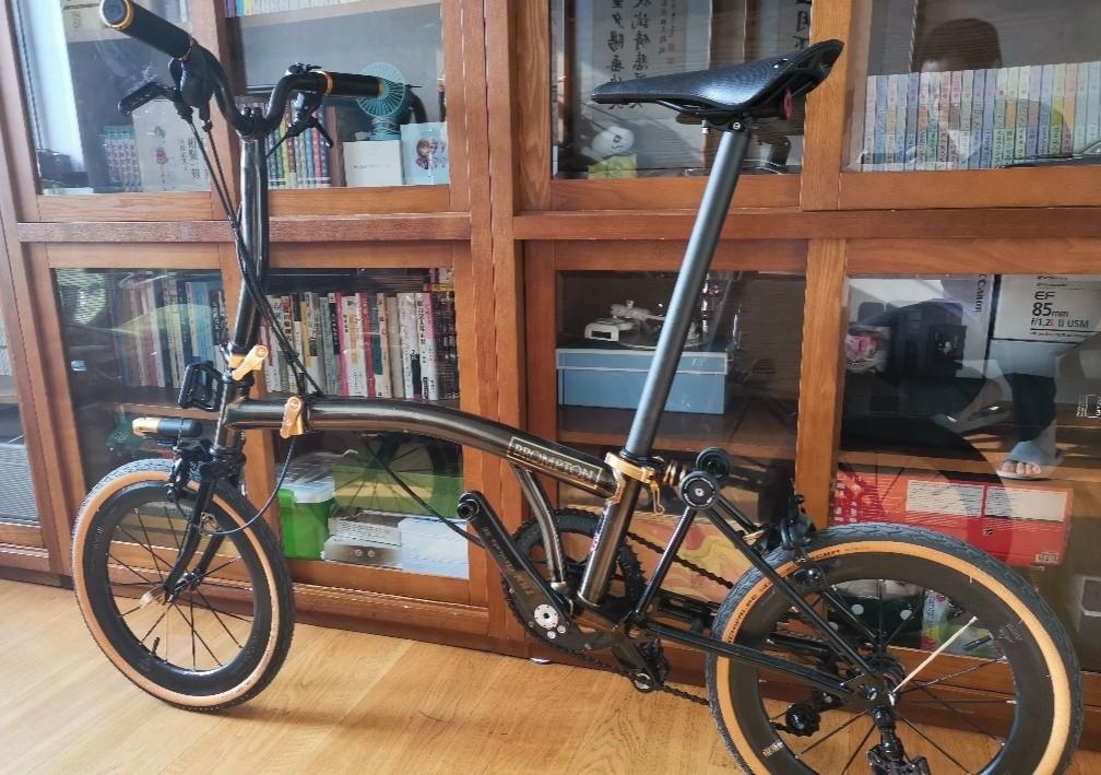 Marathon racer tan shop wall brompton