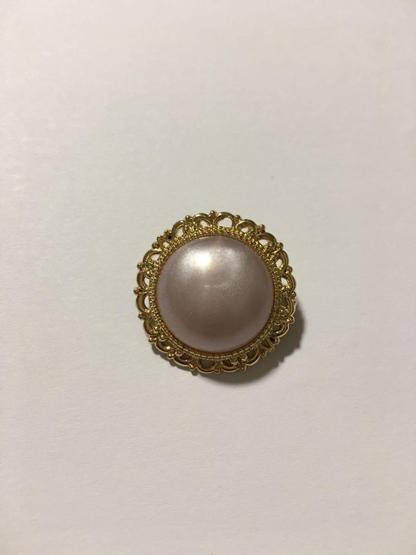 Brooch from japan (Category: Luxury Accessories) located in Naga. Submitted by luckyjewels (Listing ID 1059920564, Image 1). Description: .