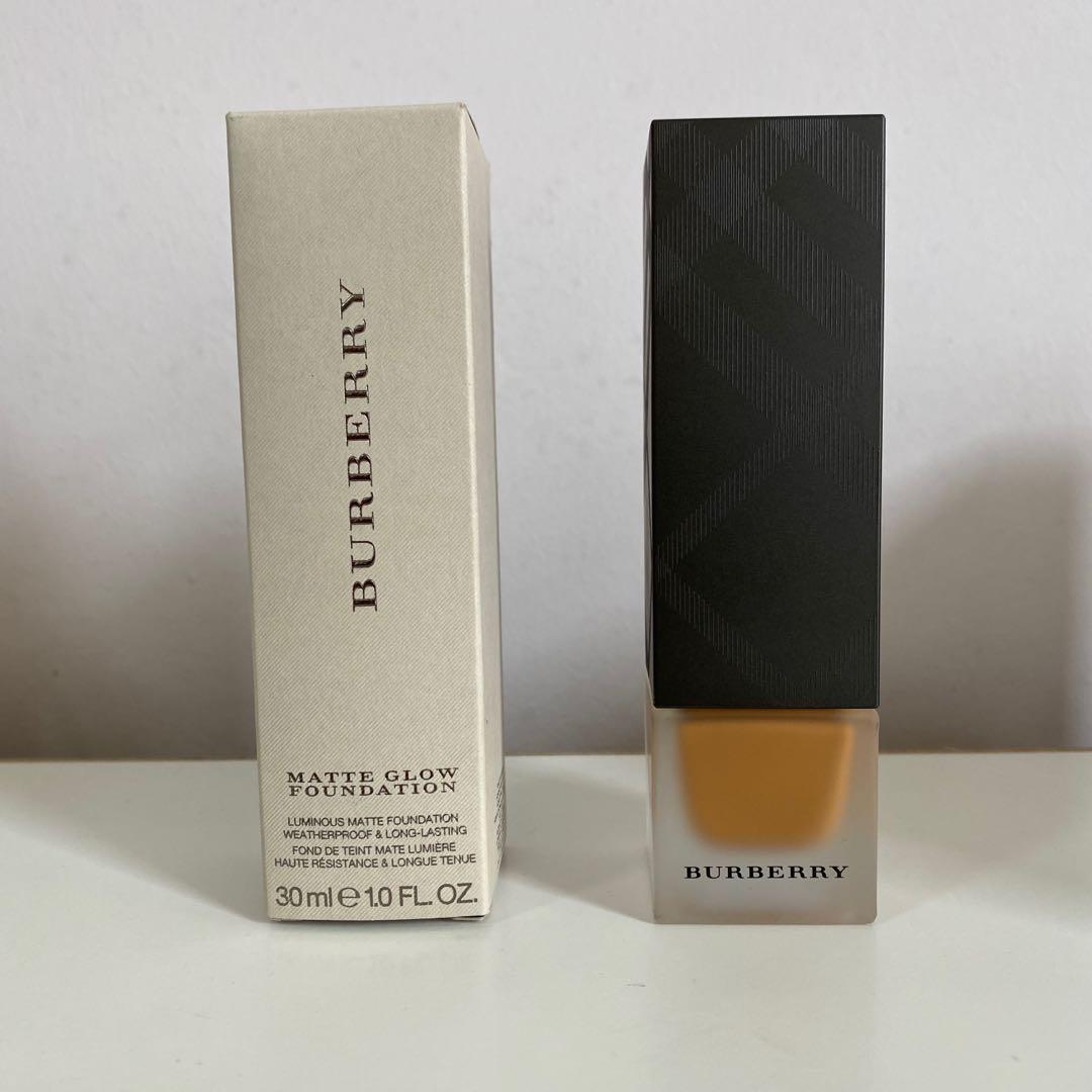50 OFF Burberry Matte Glow Foundation Dark Warm No. 120