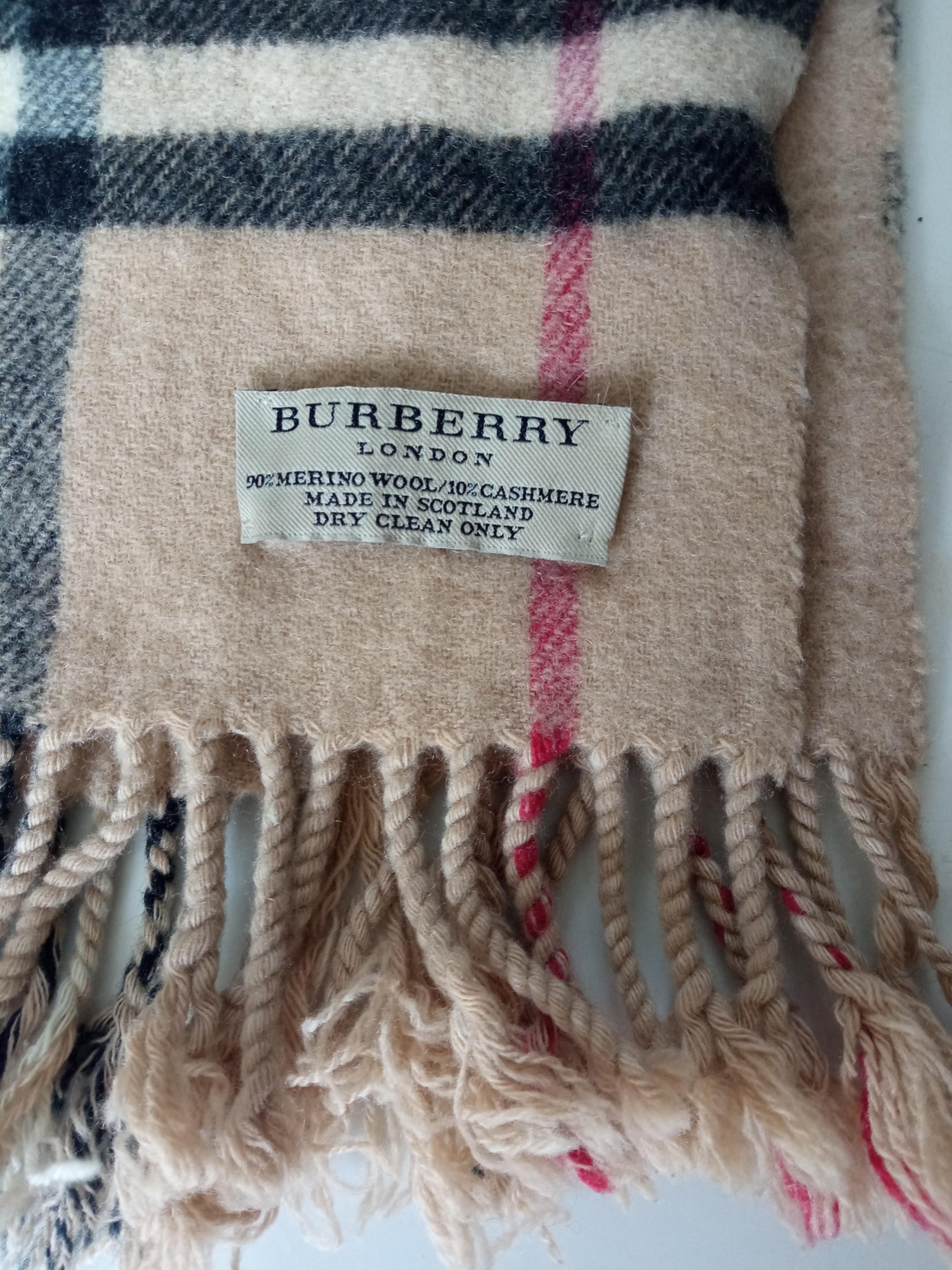 Total 65+ imagen burberry scarf 90 merino 10 cashmere